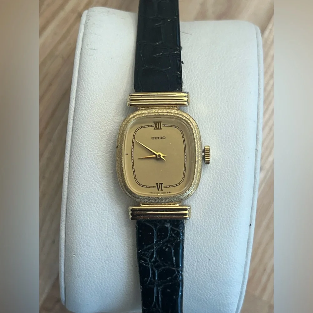 Seiko Ladies Watch RARE Vintage Black Leather Strap Gold-Tone Dial